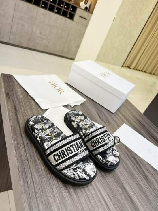 Picture of Dior Slippers _SKUDiorsz35-40GDT01233000